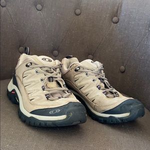 Salomon contagrip hiking boot/shoe